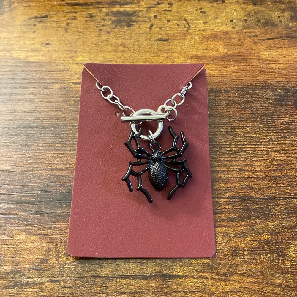 Black widow necklace